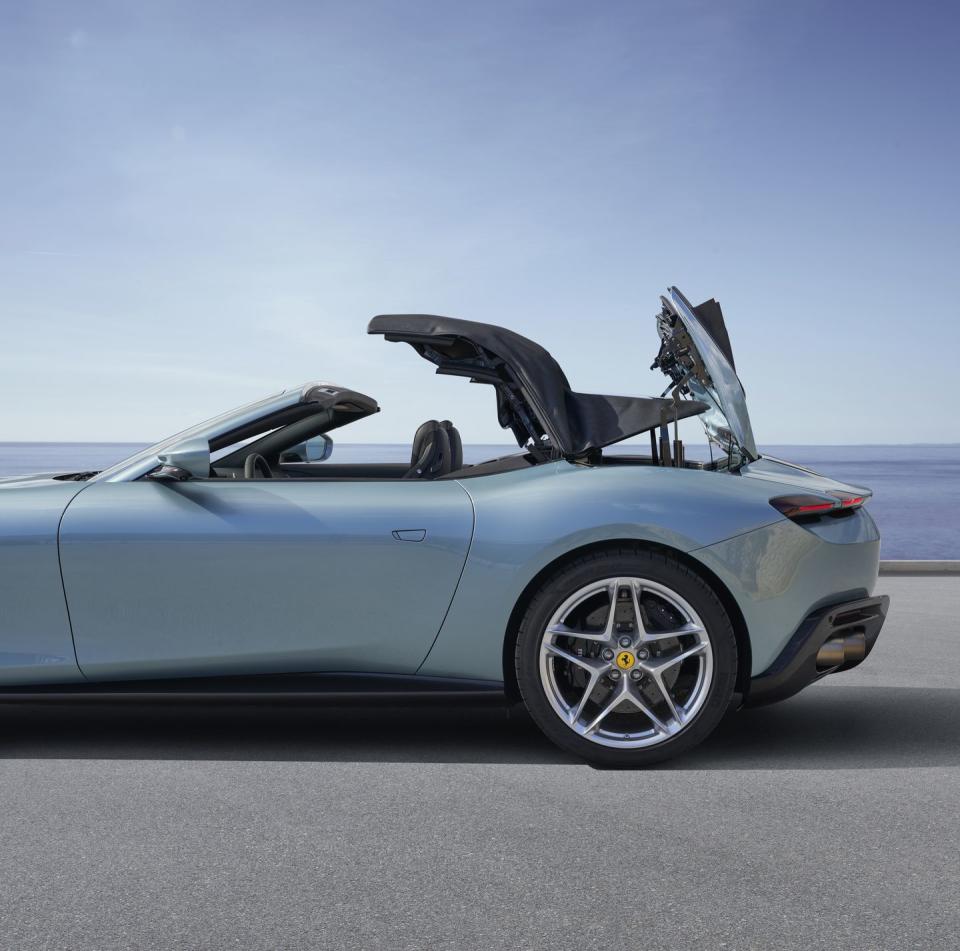 <p>According to Ferrari, the compact soft top allows for more trunk space. </p>