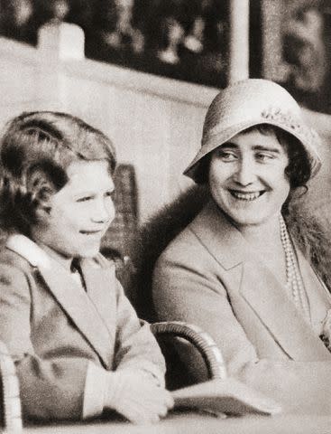 <p>RR Auction</p> Princess Elizabeth and her mother the Duchess of York in 1932.