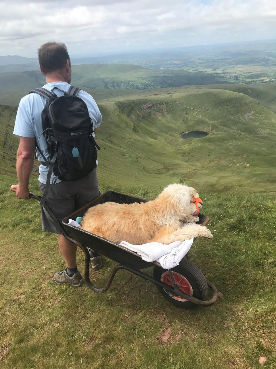 Fresco improvised to help Monty, who had battled cancer for 18 months, get to the top. (SWNS)