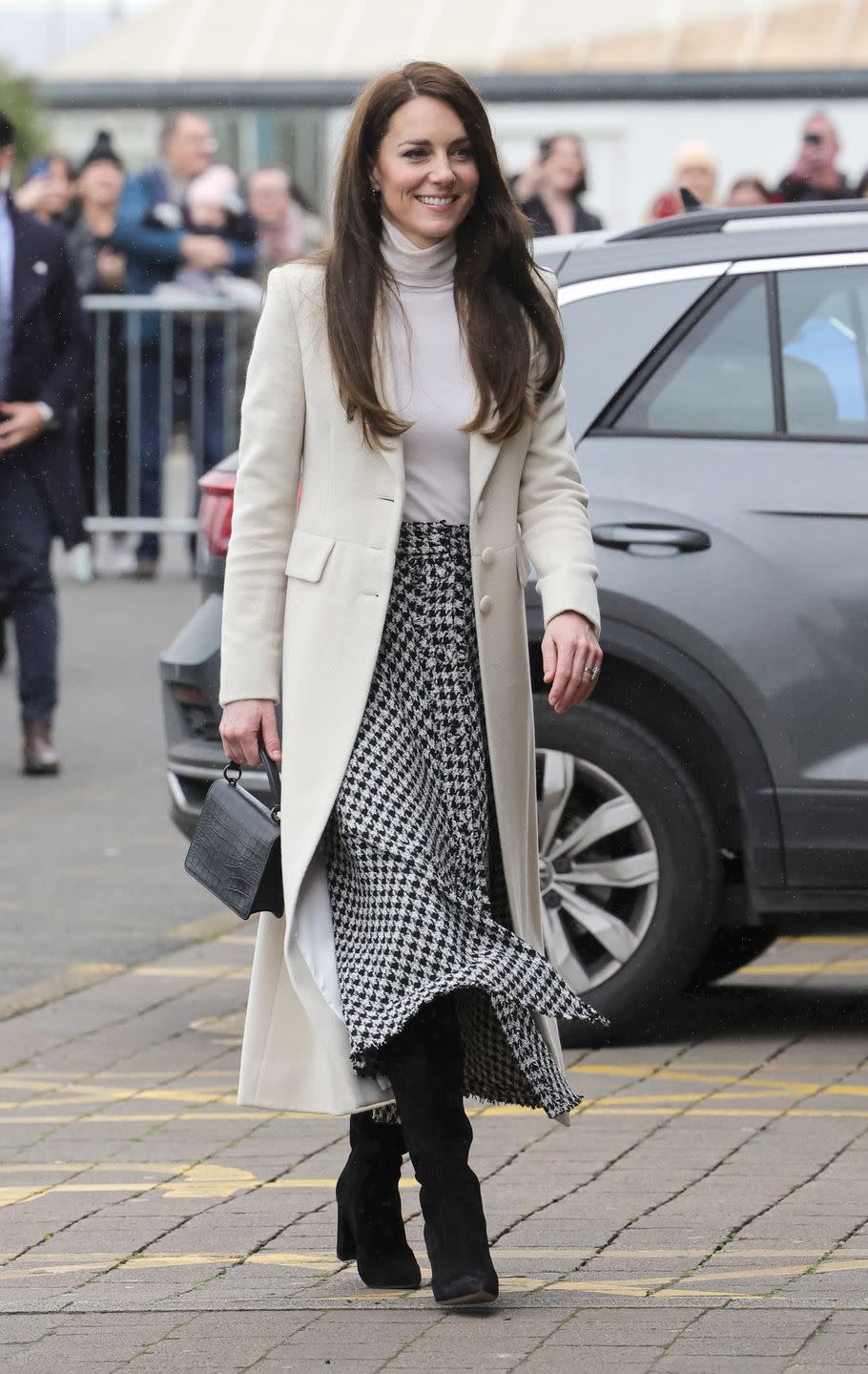 port talbot, wales february 28 catherine, princess of wales arrives at aberavon leisure fitness centre with prince william, prince of wales, to hear about how sport and exercise can support mental health and wellbeing during their visit to wales on february 28, 2023 in port talbot, wales the prince and princess of wales are visiting communities and mental health initiatives in south wales ahead of st davids day, which takes place on march 1 photo by chris jacksongetty images