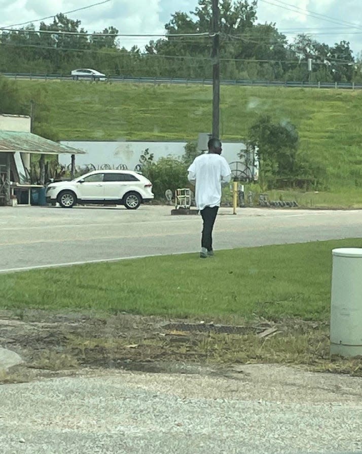 Video surveillance footage submitted by the U.S. Marshal's Office shows Aurelius Crayton in a white shirt as he made his escape. Investigators also believe Crayton could be in the Jackson area