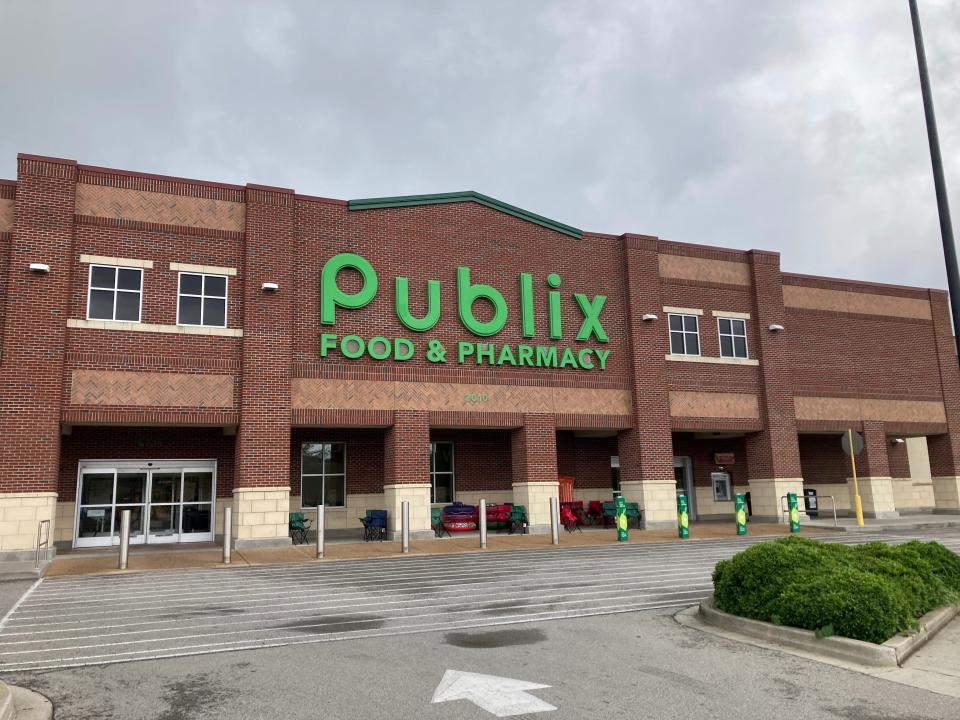 The exterior of a Publix grocery store