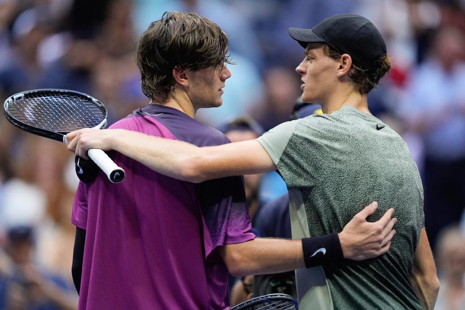 Jannik Sinner, right, says Draper will win major titles in the future (Julia Nikhinson/AP) (AP)