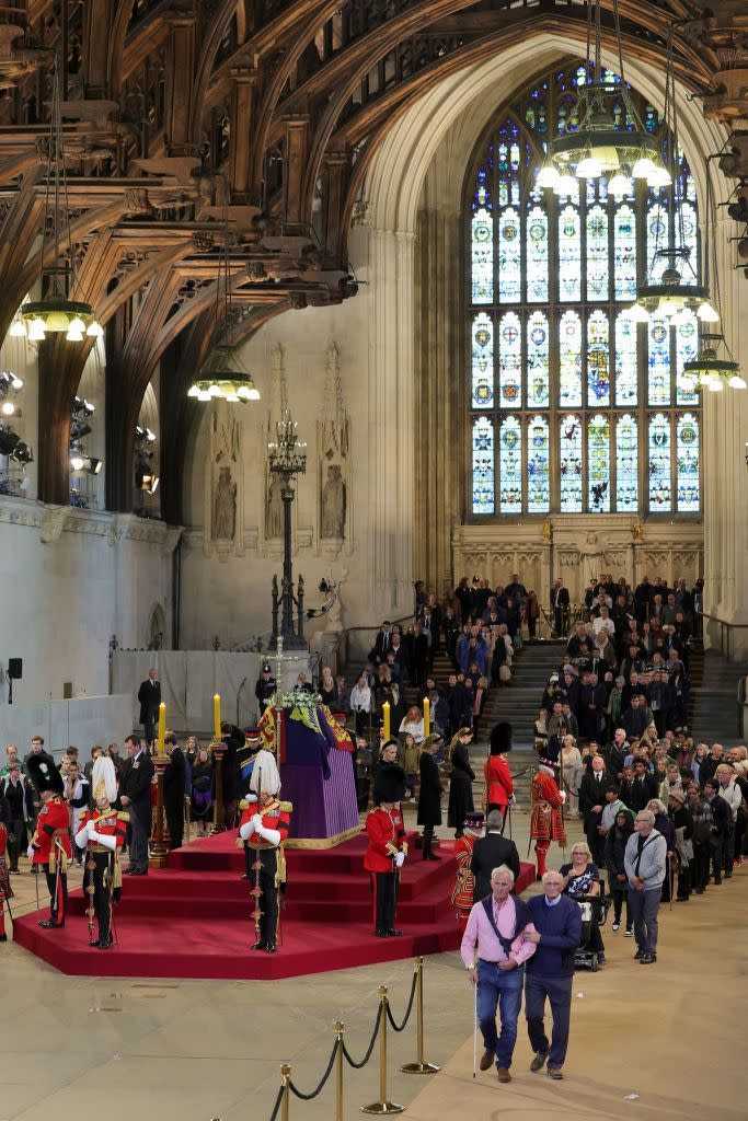 Queen Elizabeth's 8 Grandchildren Stand Vigil at Westminster Hall