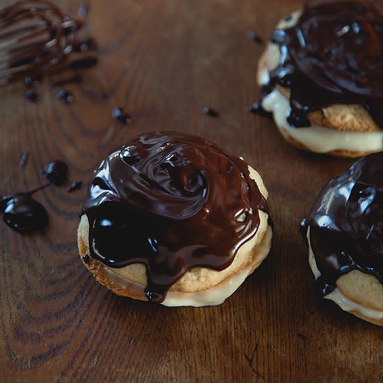 Chocolate-Glazed Boston Cream Whoopie Pies