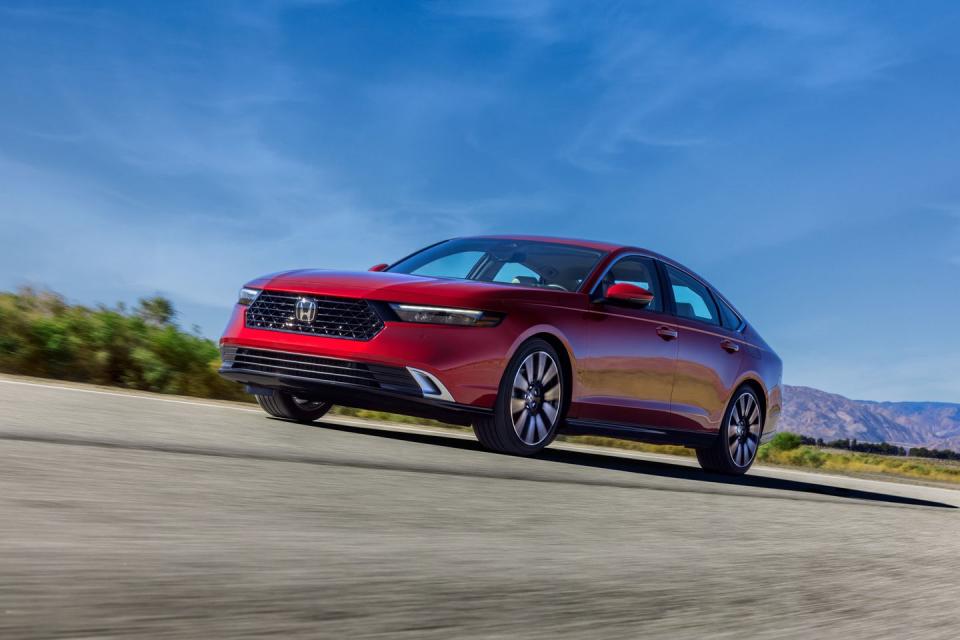 <p>Though its wheelbase is the same as before, the new Accord is 2.8 inches longer than its predecessor.</p>