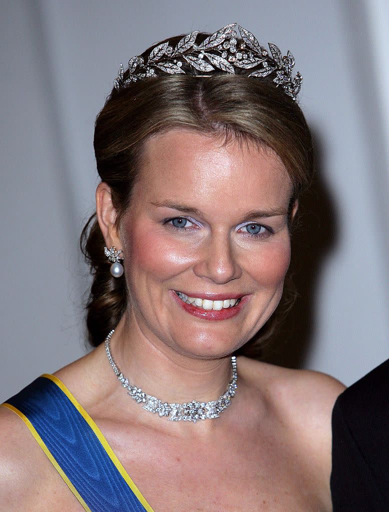 <p>Königin Mathilde von Belgien besitzt im Gegensatz zu ihren royalen Mitstreiterinnen nur eine Tiara. Die Lorbeerkranz-Tiara besteht aus über 600 Diamanten. (Foto: Getty) </p>