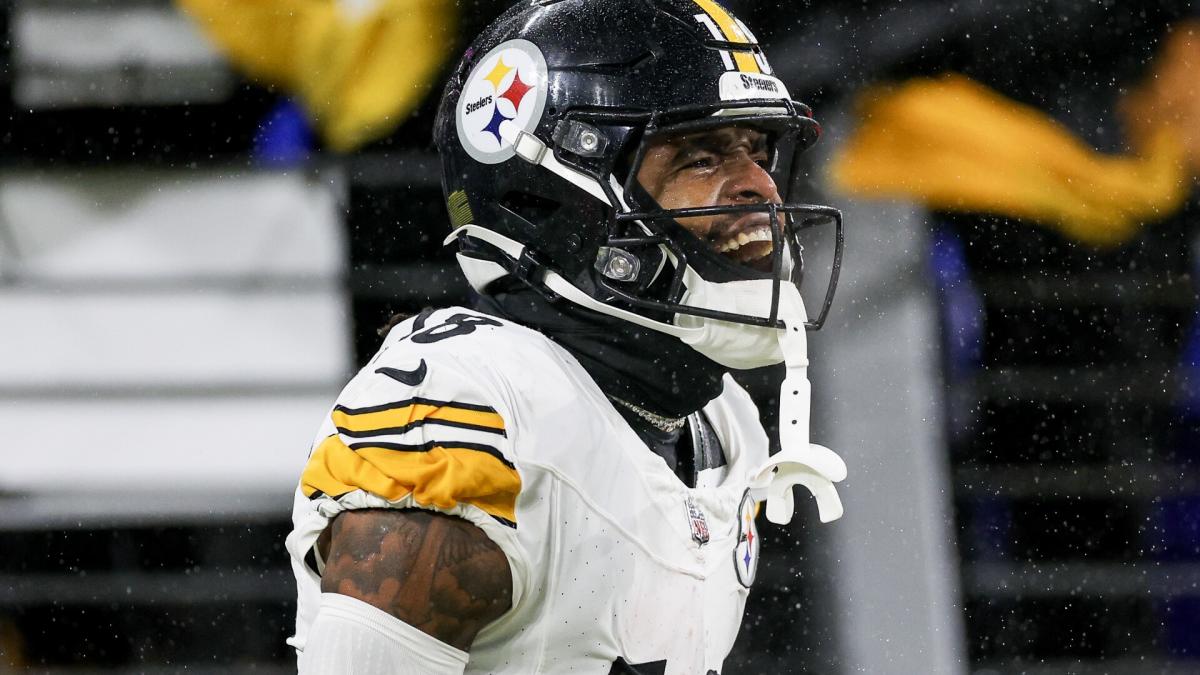 Panthers acquire Diontae Johnson in exchange for Donte Jackson in trade with Steelers