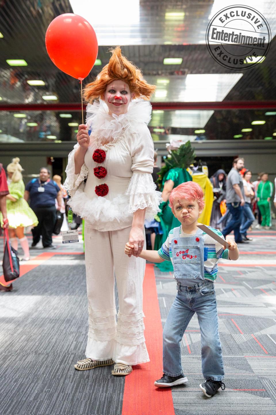 Pennywise from It and Chucky from Child's Play cosplayers