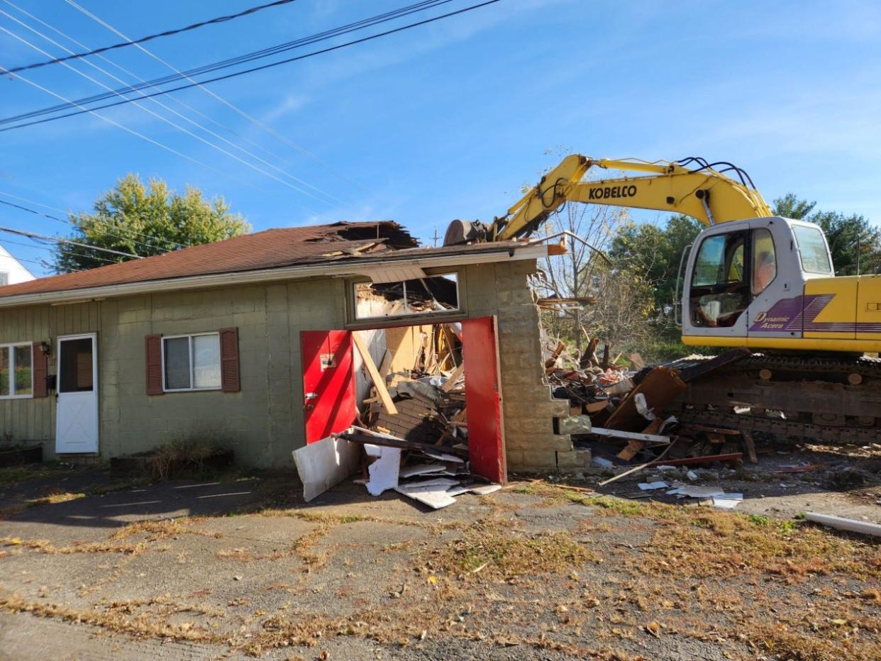 A Chillicothe house being demolished as part of Governor DeWine's Ohio Building Demolition and Site Revitalization Program.