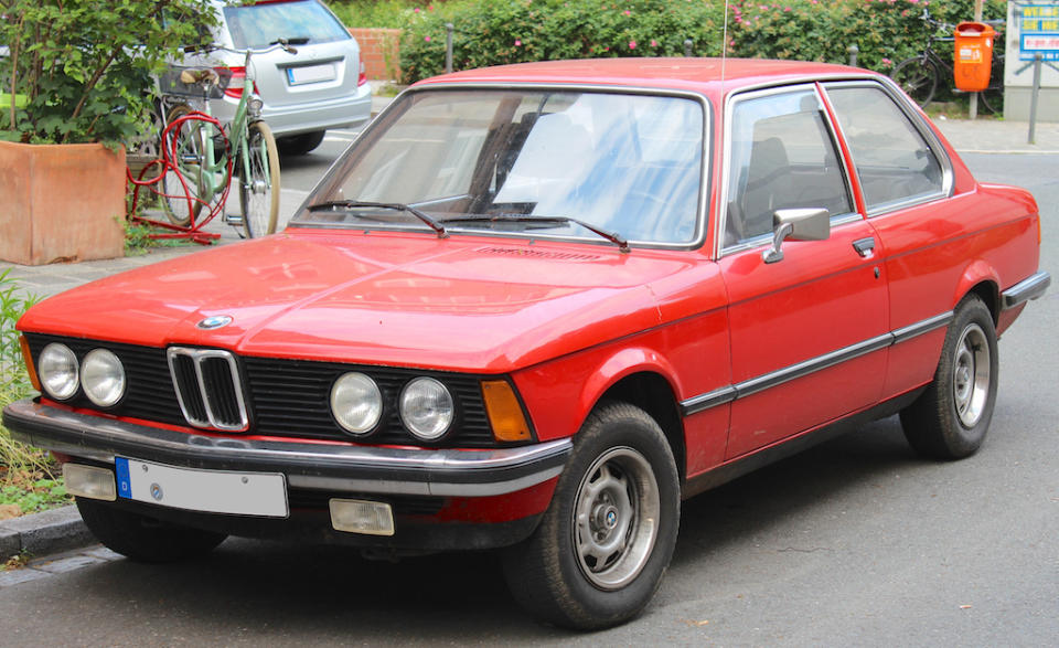 1975 年 BMW E21 3 Series。