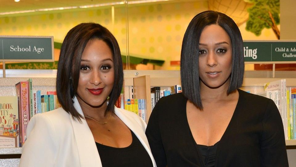 Tamera Mowry Drinks Sister Tia S Breast Milk Says It S The Best She S Ever Tried In My Life