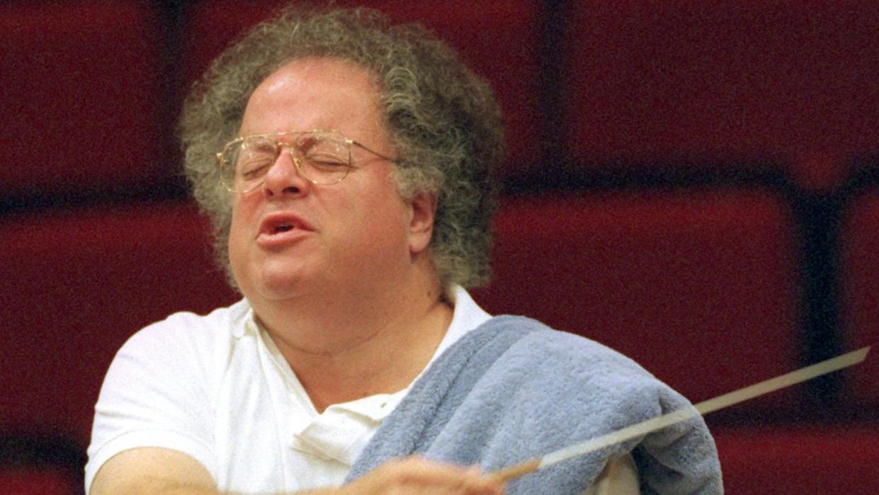 Der US-amerikanische Dirigent James Levine (1999) befeuert die #MeToo-Debatte. Foto: Stephan Jansen