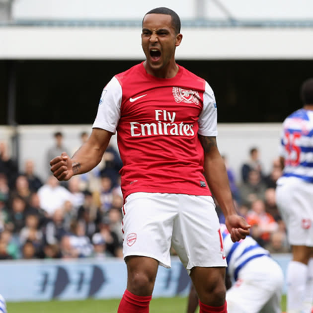 Nom: Theo Walcott<br>Poste: Milieu<br>Date de naissance (Âge): 16/03/1989 (23)<br>Numéro: 7<br>Club: Arsenal (Angleterre ENG)