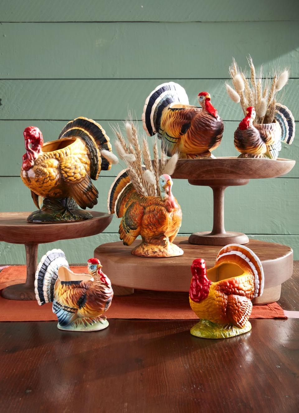 <p>These festive vessels are perfect for a Thanksgiving centerpiece. Fill them with rustic wheat for a finishing touch. </p>