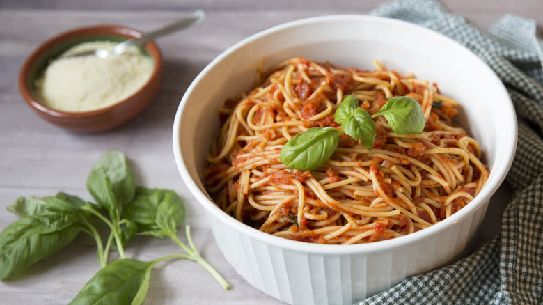 Spaghetti bowl with basil