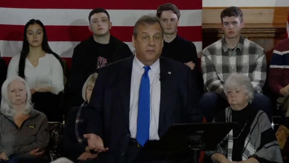 Chris Christie ends 2024 presidential run, issues warning on Trump