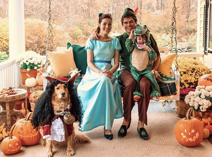 24 Family Halloween Costumes Everyone Can Get In On