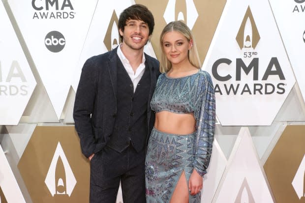 Morgan Evans and Kelsea Ballerini<p><a href="https://www.gettyimages.com/detail/1187570956" rel="nofollow noopener" target="_blank" data-ylk="slk:Taylor Hill/Getty Images;elm:context_link;itc:0;sec:content-canvas" class="link ">Taylor Hill/Getty Images</a></p>