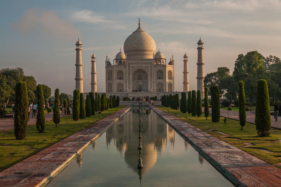 "<a href="http://www.flickr.com/photos/95012188@N02/11268502654" rel="nofollow noopener" target="_blank" data-ylk="slk:Taj Mahal, Agra, India" par sandeepachetan.com;elm:context_link;itc:0;sec:content-canvas" class="link ">Taj Mahal, Agra, India" par sandeepachetan.com</a><br><br>L'icône la plus célèbre de l'Inde, le Taj Mahal n'a plus besoin d' être présenté. Une merveille architecturale appartenant au patrimoine mondial de l'UNESCO. Ornements sculptés, ciselés avec raffinement, parsemés de pierres précieuses et symétrie architecturale parfaite. Canon EOS 5D Prise le 14 Août 2013