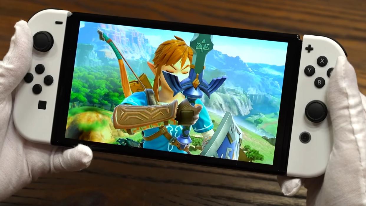  Nintendo Switch OLED hands-on. 