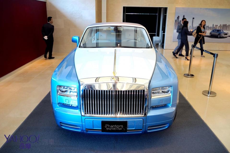 世界唯一現身台灣，Rolls-Royce Blue Magpie Phantom Drophead Coupé極致奢華女神降臨