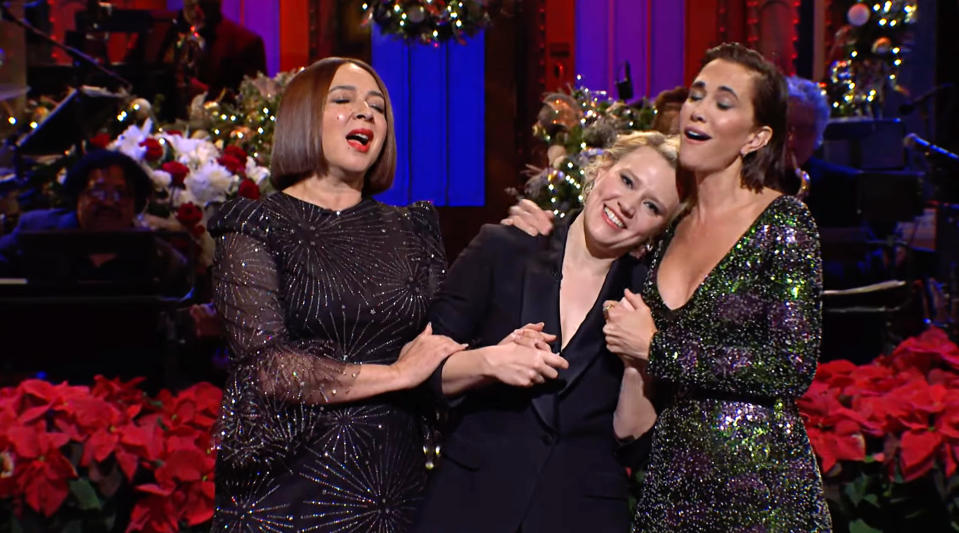 Kate McKinnon Runs Into ‘Old Friends’ Kristen Wiig and Maya Rudolph During ‘SNL’ Hosting Debut