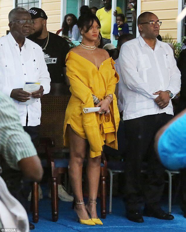 Durante la ceremonia. Instagram @fitchxfenty