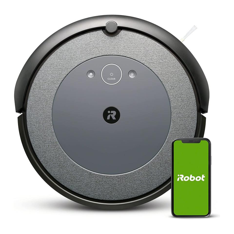 iRobot Roomba i3 Wi-Fi Connected Robot Vacuum