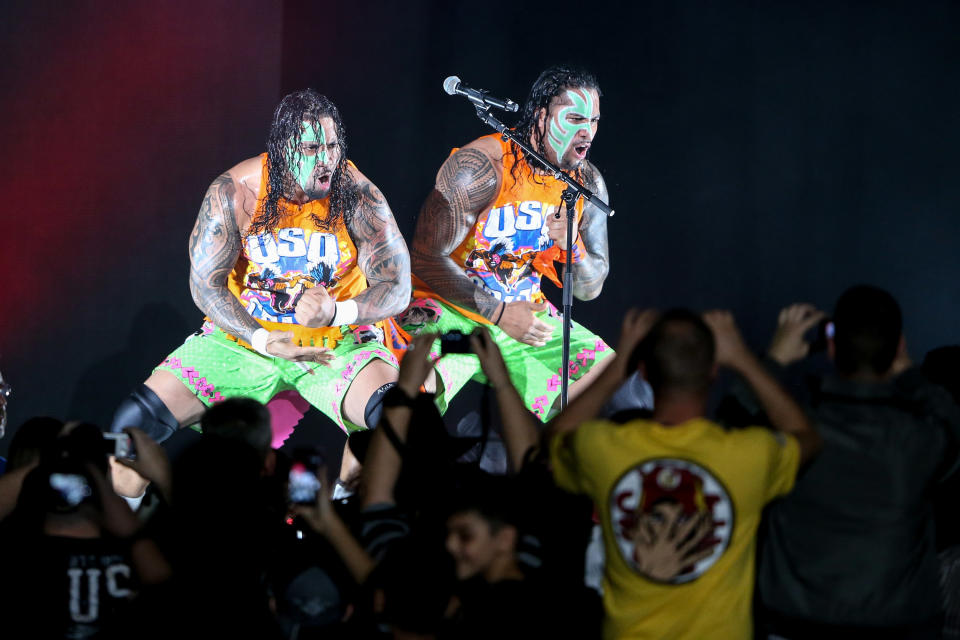<p><span>It’s not a coincidence that the Usos share a history of furniture installation with Roman Reigns. Twins Jey and Jimmy are cousins of Reigns and all are from the renowned Anoa’i family.</span> </p>