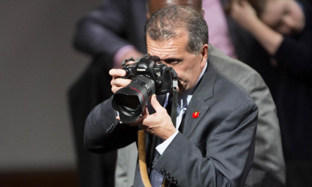 Say skeez! Former official White House photographer Pete Souza is not a fan of Donald Trump