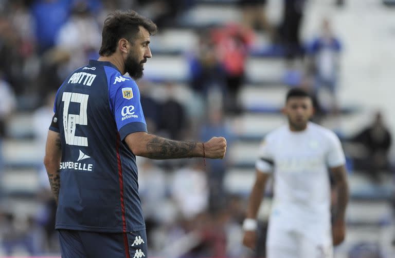 Lucas Pratto, en un partido de Vélez vs. Lanús en 2022