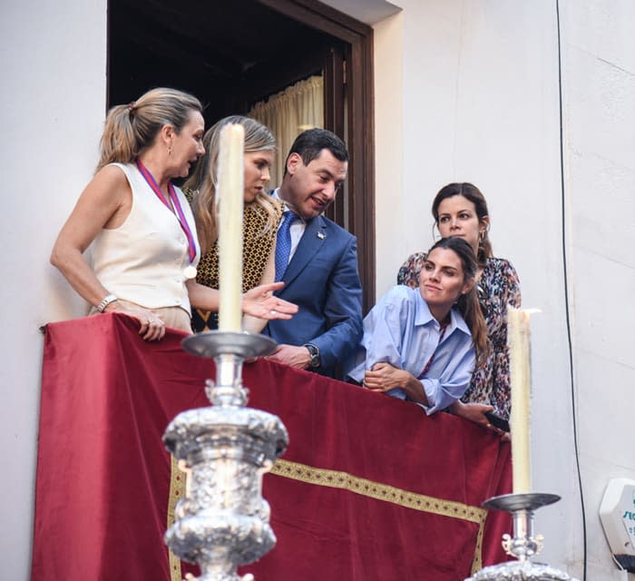 Amaia Salamanca disfruta del Domingo de Ramos en Sevilla