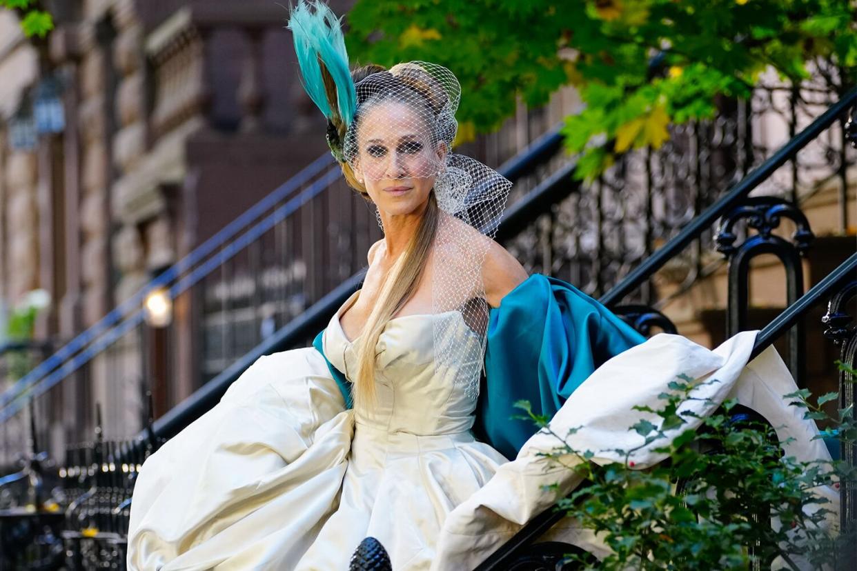 NEW YORK, NEW YORK - NOVEMBER 03: Sarah Jessica Parker on location for "And Just Like That..." on November 03, 2022 in New York City. (Photo by Gotham/GC Images)