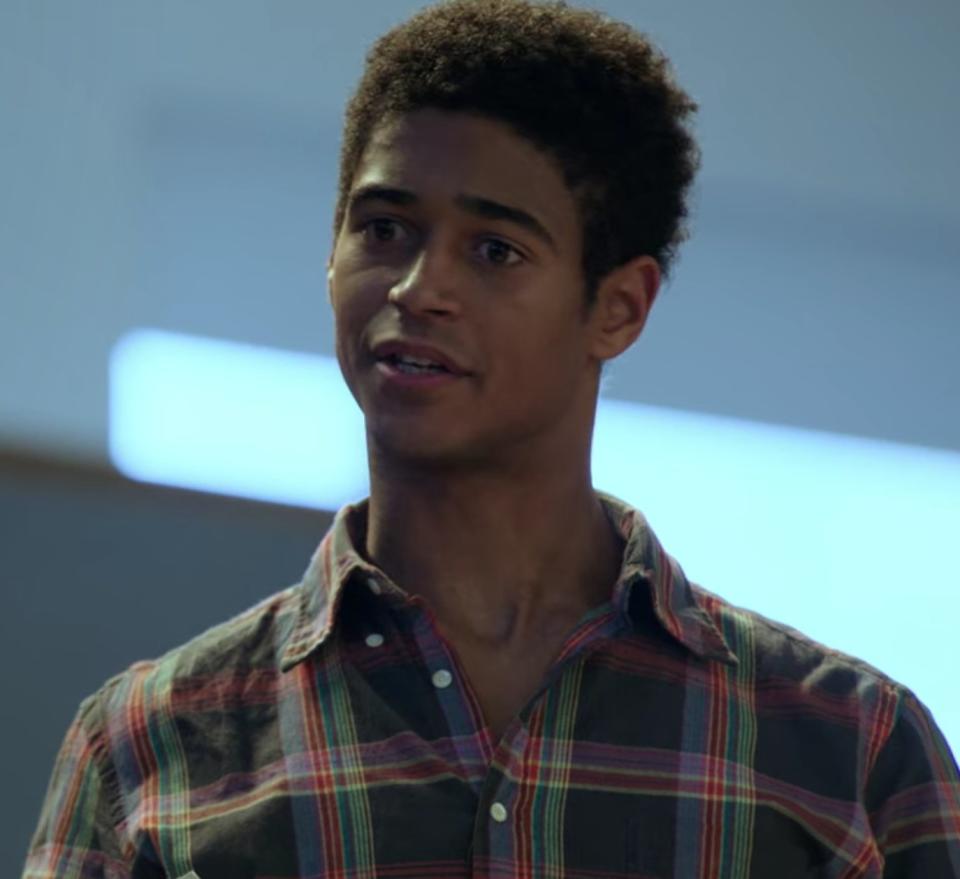 Alfred Enoch as Wes speaks in front of the class in "How to Get Away with Murder"
