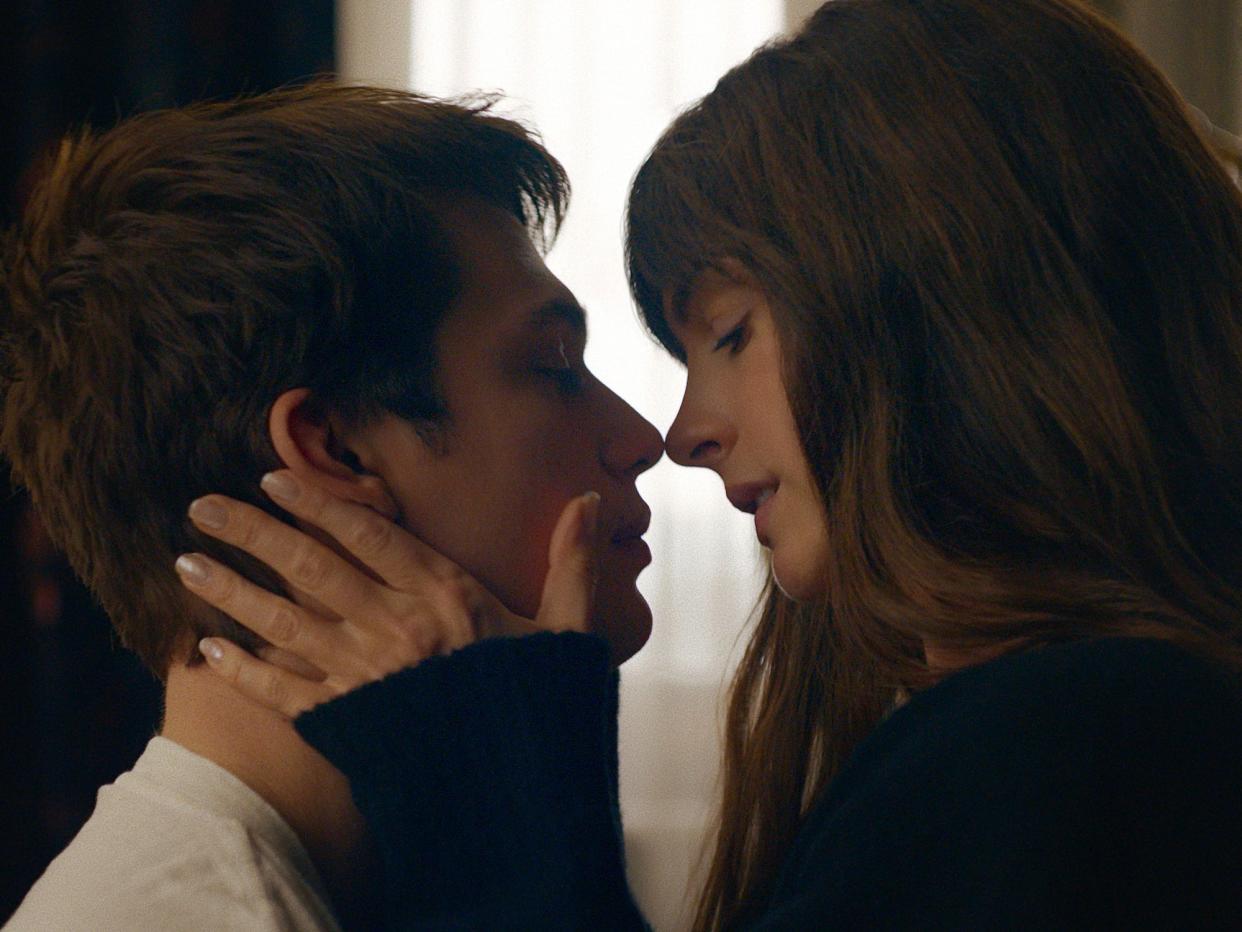 Anne Hathaway as 'Solène' and Nicholas Galitzine as 'Hayes Campbell' in "The Idea of You"