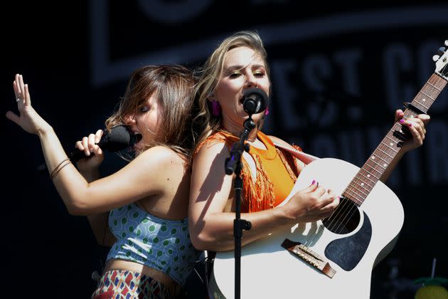 Honey County's Dani Rose (left) and Sofie Lynn (right). (Photo: MediaNews Group/The Riverside Press-Enterprise via Getty Images via Getty Images)