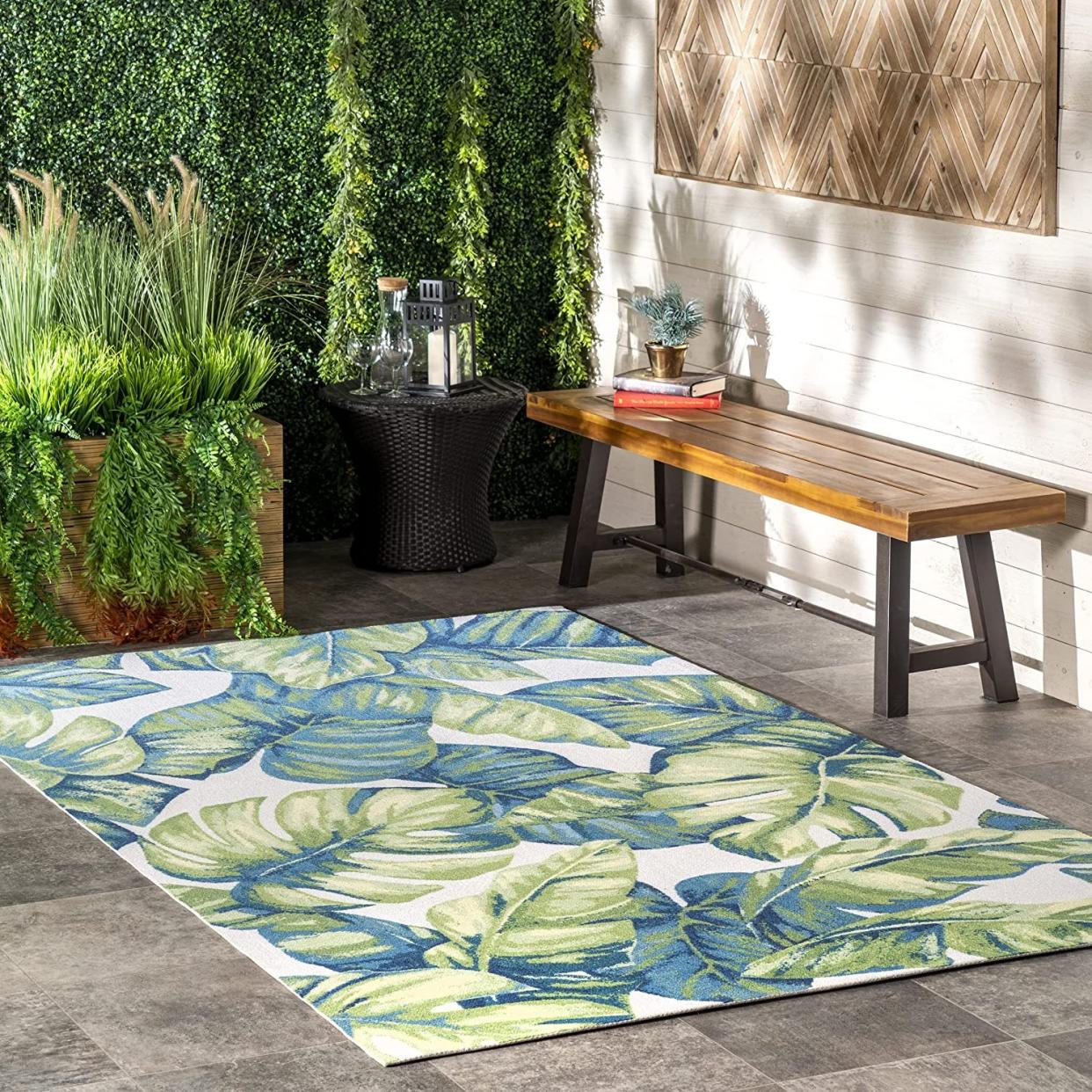 Contemporary Floral Lisa Area Rug