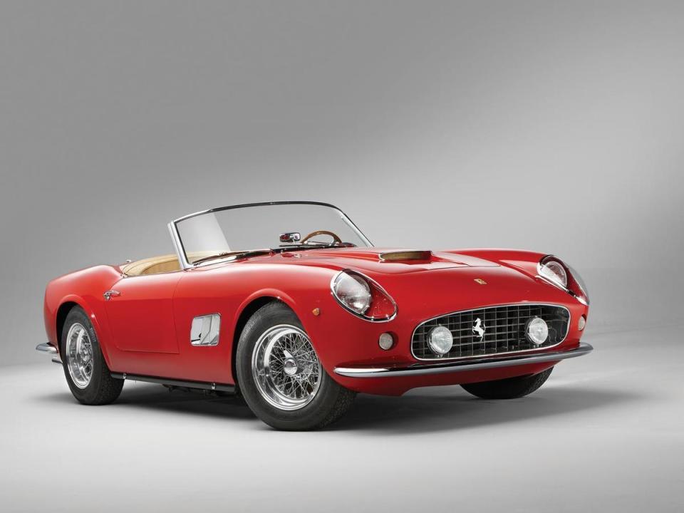 FERRARI 250 GT California擁有FERRARI車系中神話般的地位，並持續在國際拍賣市場上創下破千萬美金的驚人成交價格。