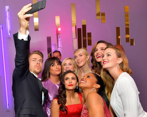 golden-globes-selfie