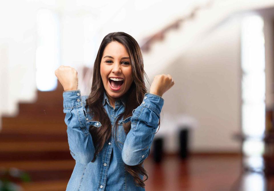 Siempre hemos pensado que la clave para que una pareja funcione es la confianza, pero en realidad, si quieres una vida sexual plena necesitas alguien que sepa sacarte una sonrisa incluso en los peores momentos. (Foto: Getty)