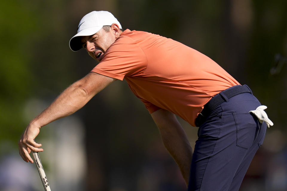 Rory McIlroy, of Northern Ireland, reacts after missing a putt on the 15th hole during the first round of the U.S. Open golf tournament Thursday, June 13, 2024, in Pinehurst, N.C. (AP Photo/Mike Stewart)