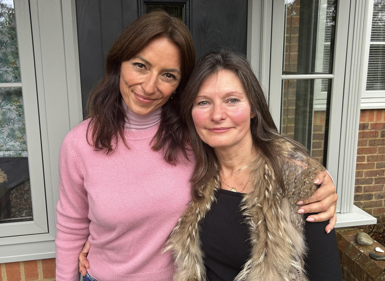 Davina McCall with Melanie Mackney on Long Lost Family. (ITV)