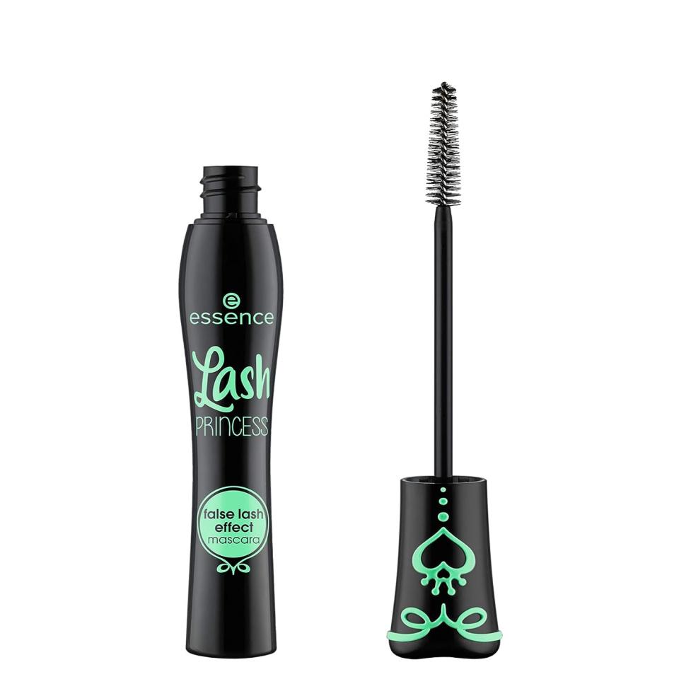 13 Best Mascaras for Short Lashes According to MUAs 2024