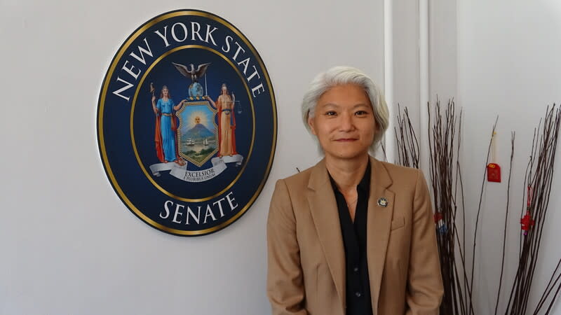 紐約州首位亞裔女性州參議員曲怡文 來自台灣的紐約州參議員曲怡文於競選連任期間，在 選區辦公室接受中央社專訪。攝於6月26日。 中央社記者廖漢原紐約攝 113年6月29日 