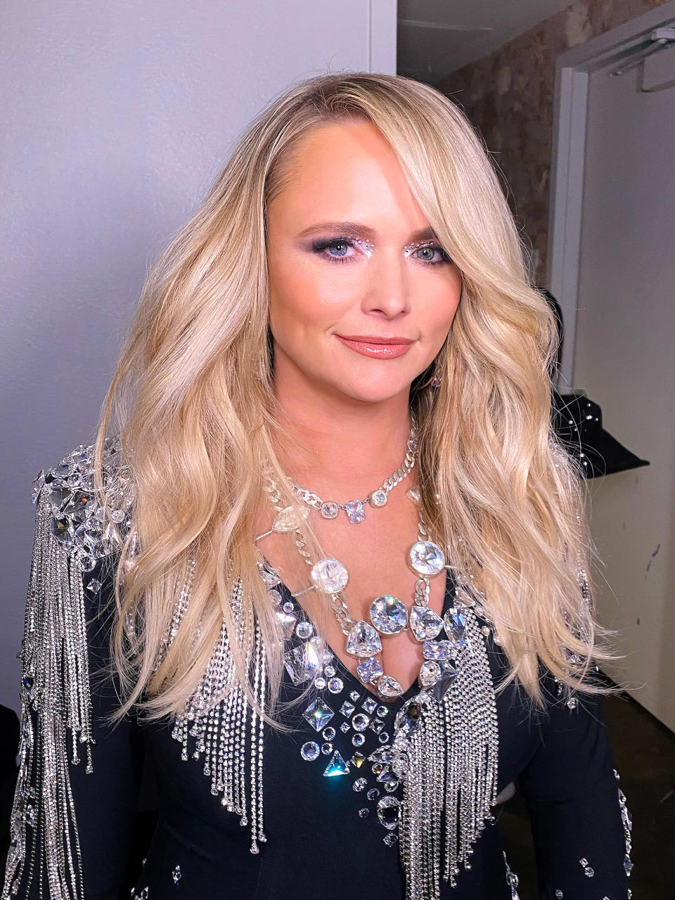 Miranda Lambert and Makeup Artist Moani Lee on the Glam Behind the Singer s Velvet Rodeo Residency