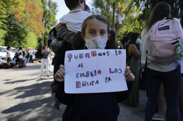 Francisca cursó primer grado virtual y hace un mes y medio pudo conocer su escuela y a sus compañeros de curso