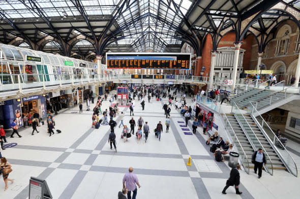 Liverpool Street Station- stock