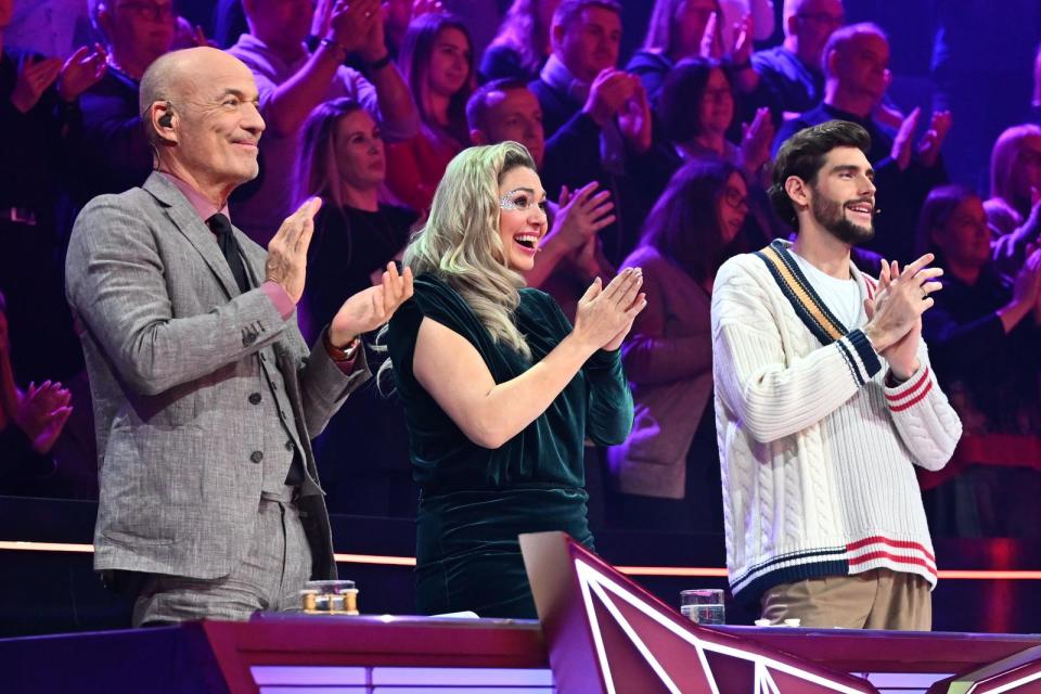 Heiner Lauterbach verstärkte als Gast die Ratevcrew um Ruth Moschner und Alvaro Soler (rechts) - das war auch nötig. (Bild: ProSieben/Willi Weber)