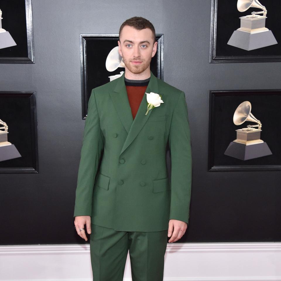 Sam Smith showed up on the 2018 Grammys red carpet in a surprising suit color.